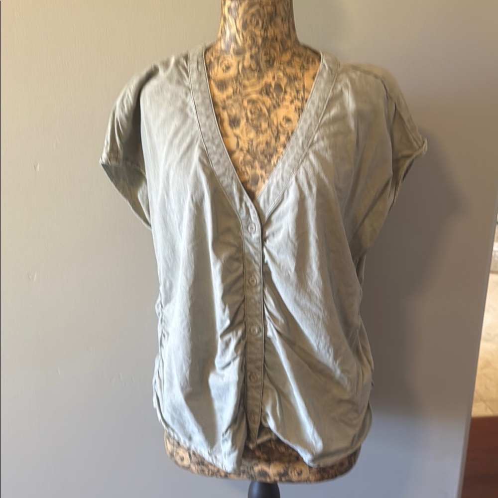 Anthropologie Cloth & Stone Ruched Cap sleeve Blouse - Sage - Size XL